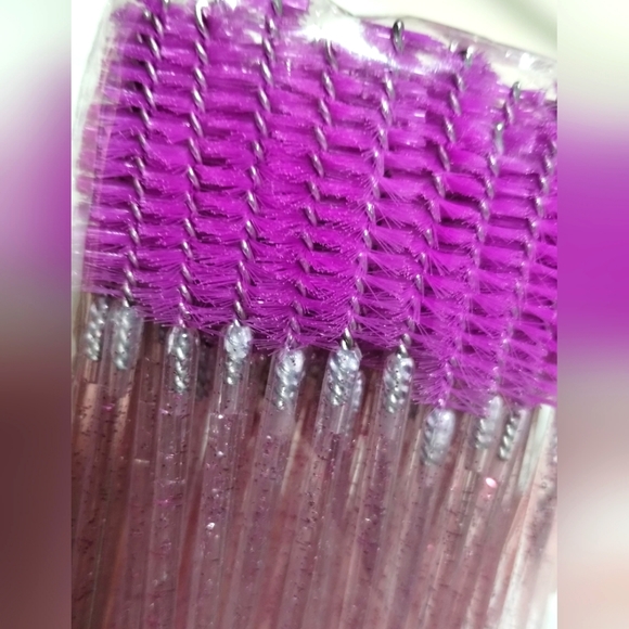 Purple Glitter Eyelash Brushes - Picture 1 of 3